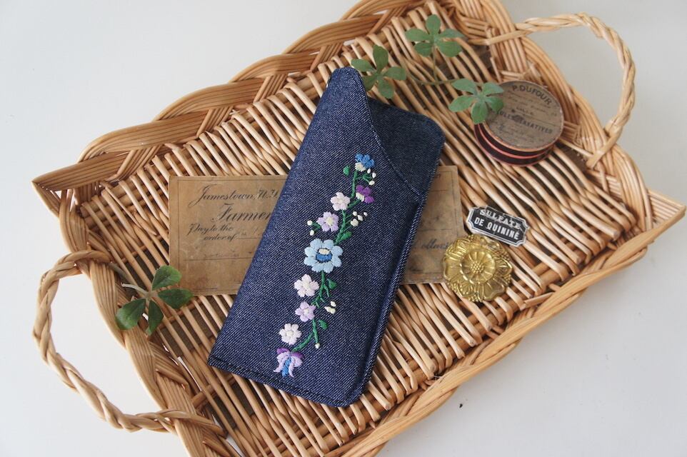 刺繍のメガネケース(デニム・クレッセント)
