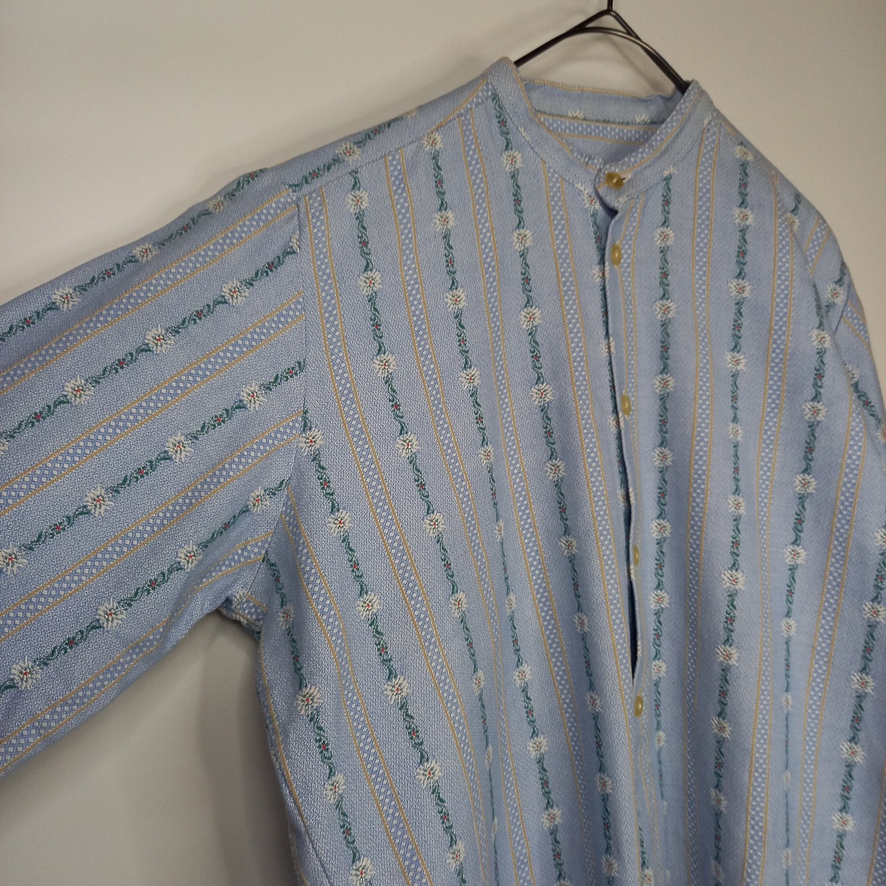 ドイツ古着　バンドカラー　チロリアンシャツ　プルオーバー　花刺繍　ストライプ