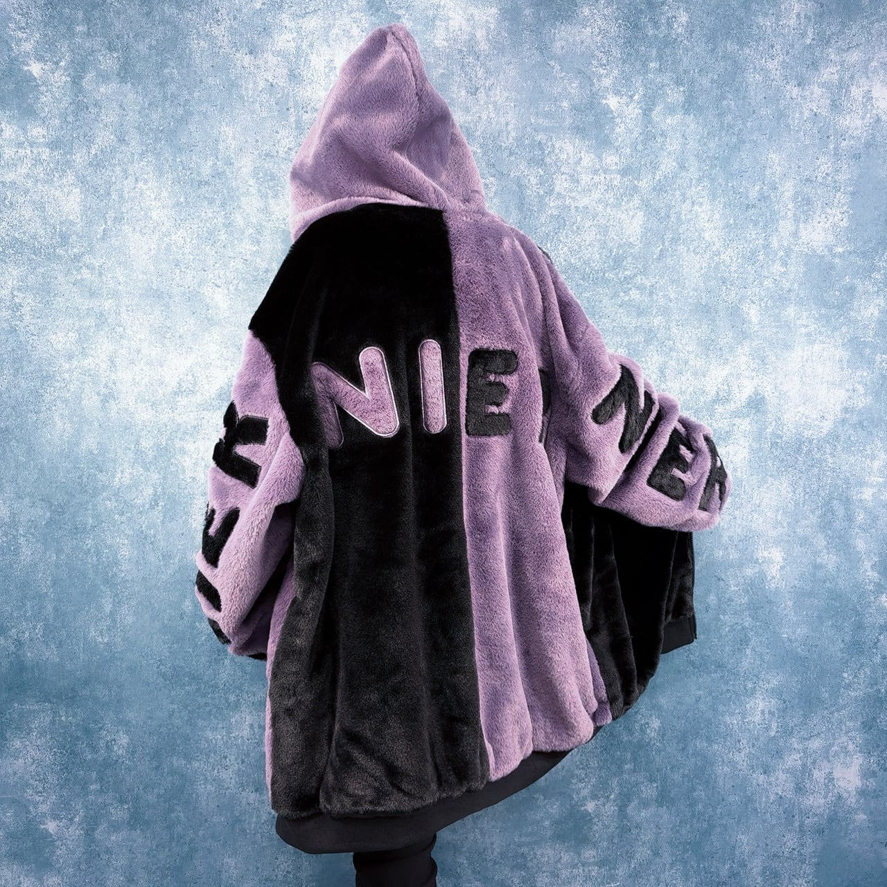 超ふわもこ】TWO-TONE ZIP OUTER -BLACK×PURPLE- | NIER CLOTHING