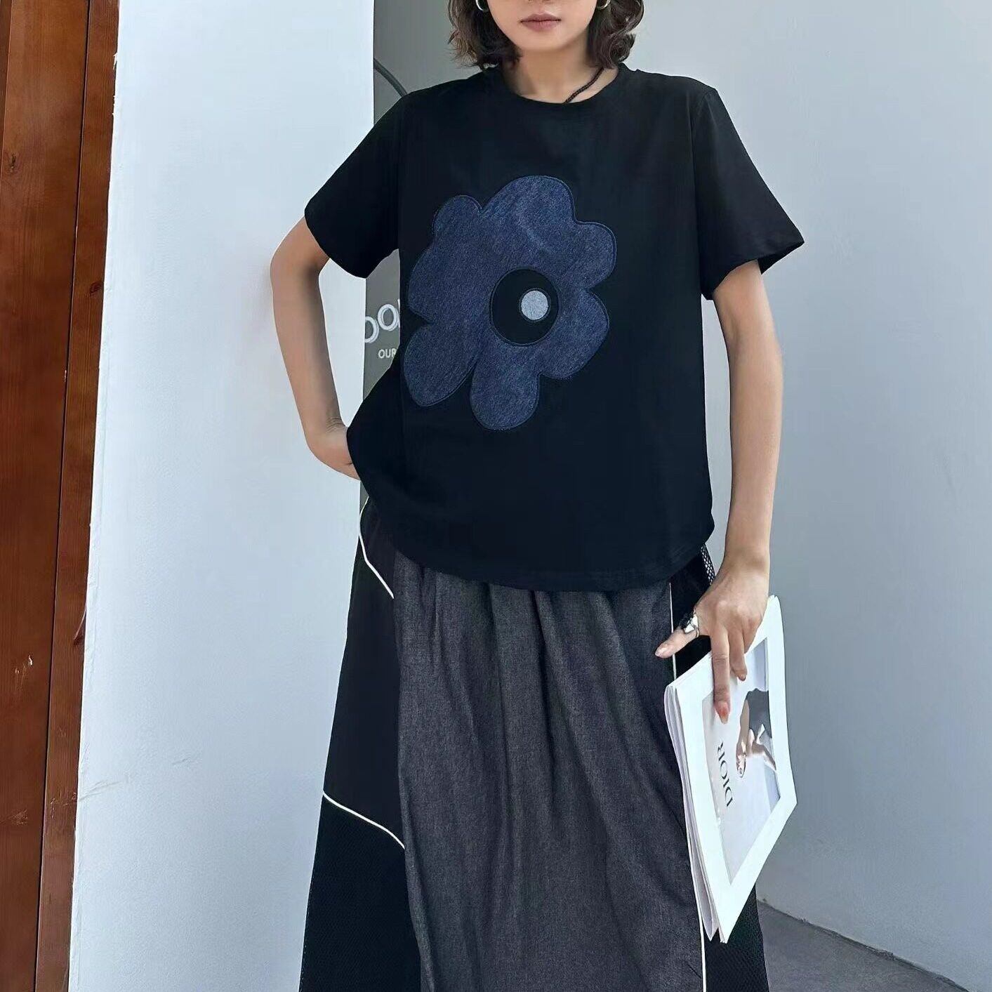 FLORAL EMBROIDERY PATCH SHORT SLEEVE T-SHIRT M-17267