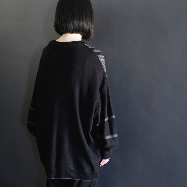 border sleeve and front switching design loose knit （made in italy）