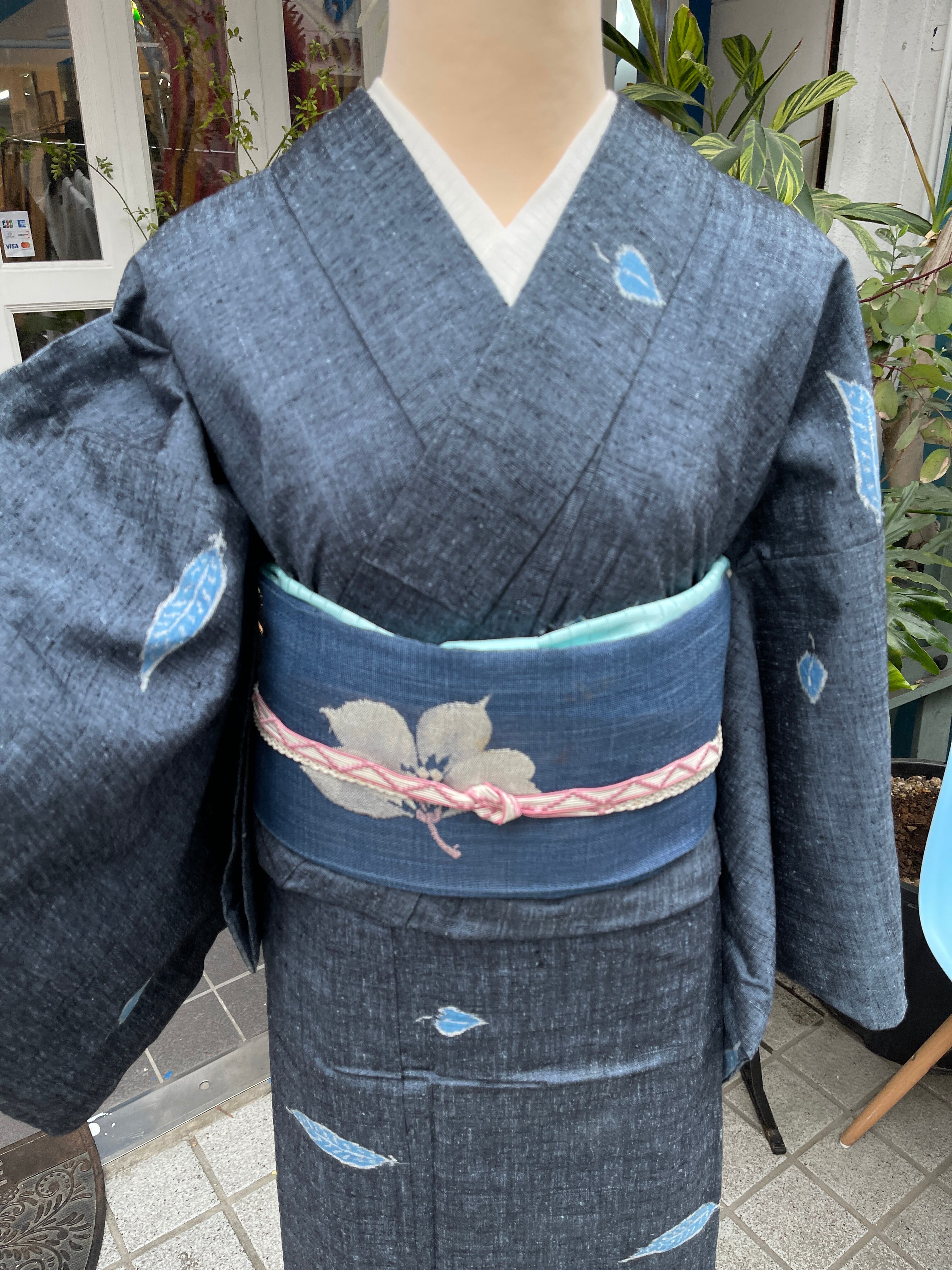 青系、花柄の紬　ヴィンテージ着物　普段着きもの　単衣 身丈156 裄62.5 紬 単衣 夏 着物 花柄 青系 - メルカリ