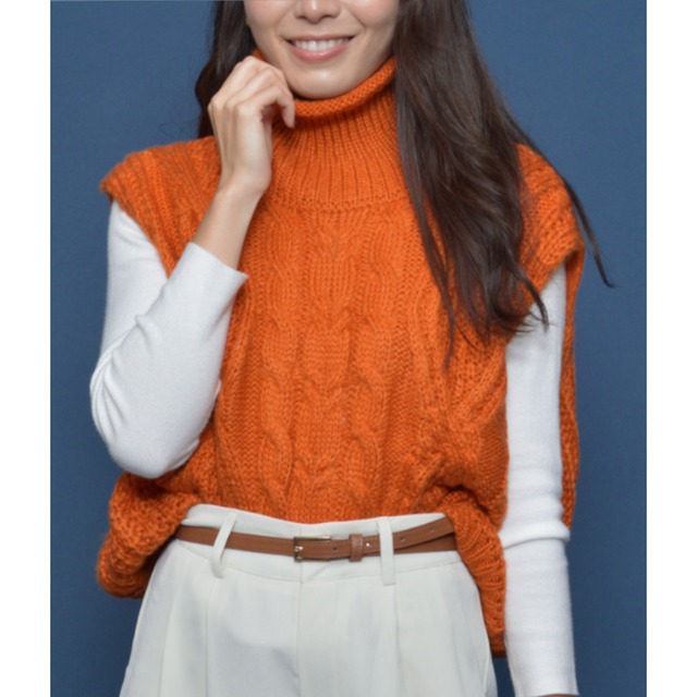 ハイネックケーブルニットベスト