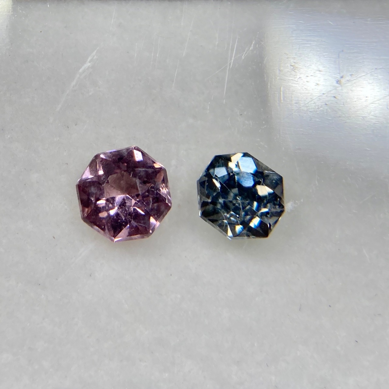 お花みたいなスピネル 約4.0mm-4.5mm 2点セット No.16