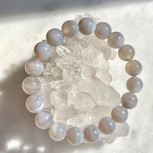 【北海道花石産】白雪瑪瑙　１０ｍｍ　ブレスレット　＜産地証明書つき＞（要サイズ確認）3211