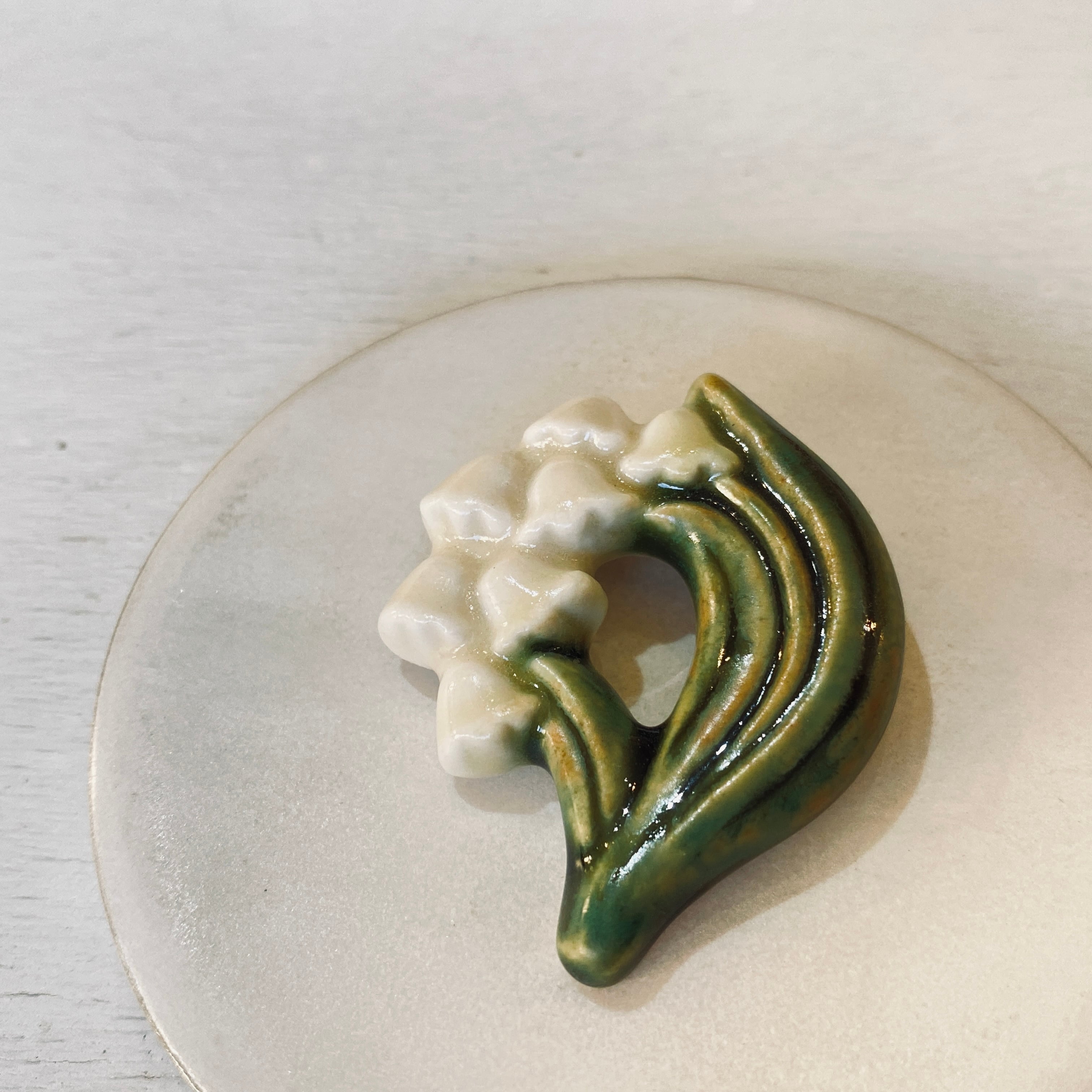 鳩とオリーブ ブローチ | 七窯社 (nanayosha)