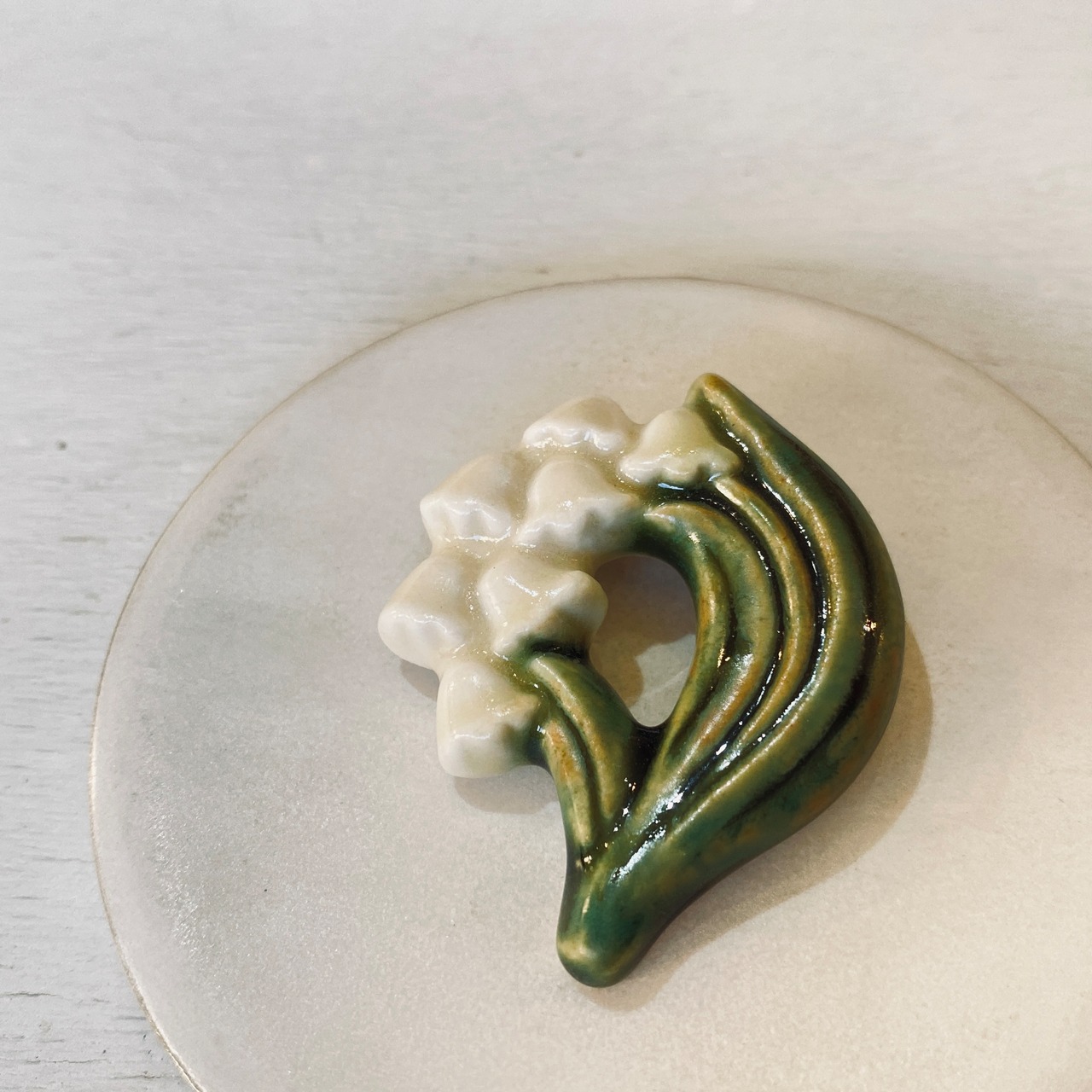 すずらん　ブローチ