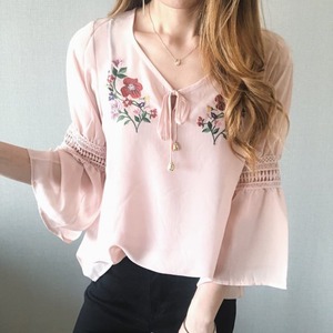 シフォンブラウス