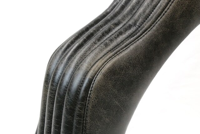 クラックレザー : キング＆クイーン シート［縦タック&ロール]　(CKQ02)