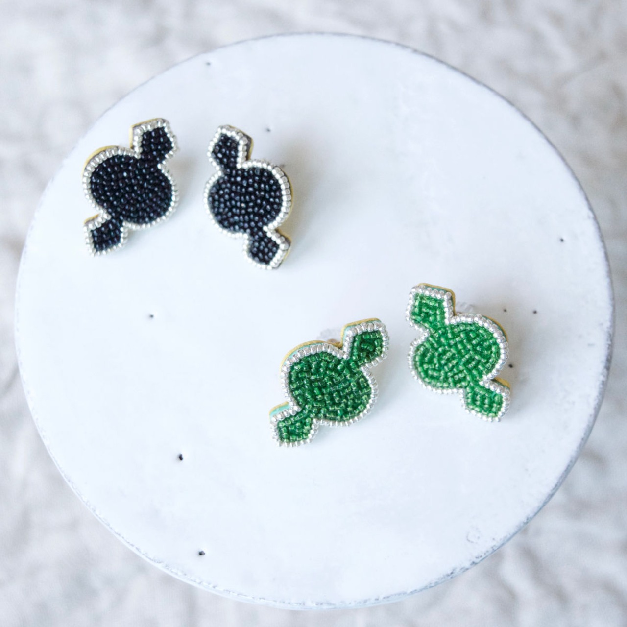 【取り寄せのみ】tamas(タマス)イヤリング&ピアス「Bacchus / Black」