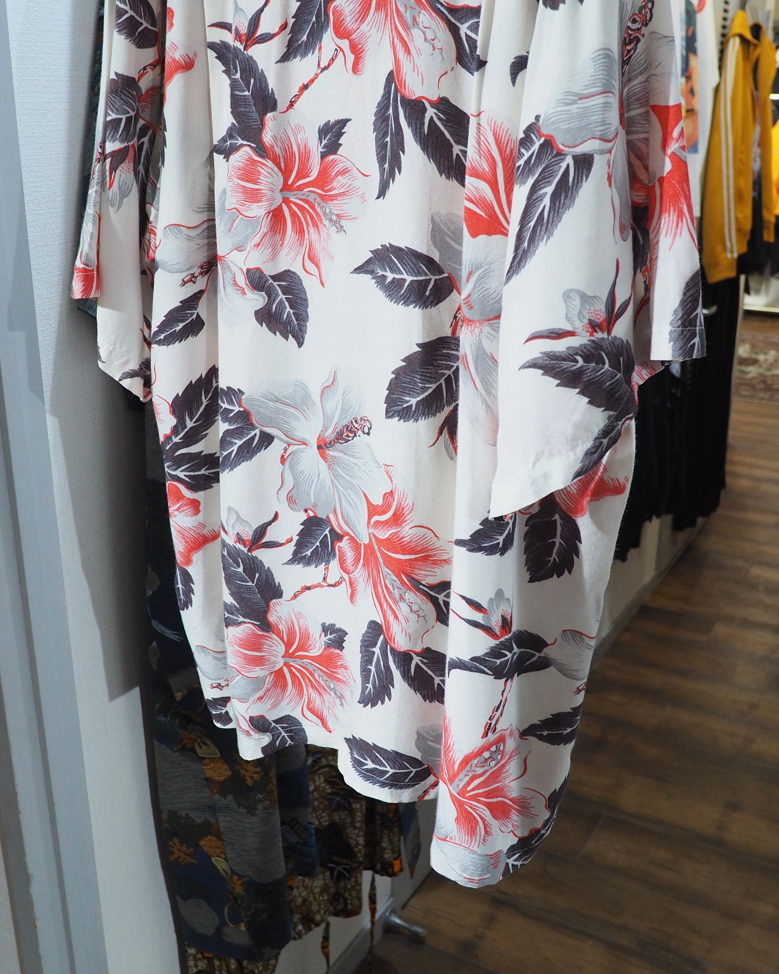 1980s " Reminiscence " Beautiful Flower all over pattern vintage Open collar shirt