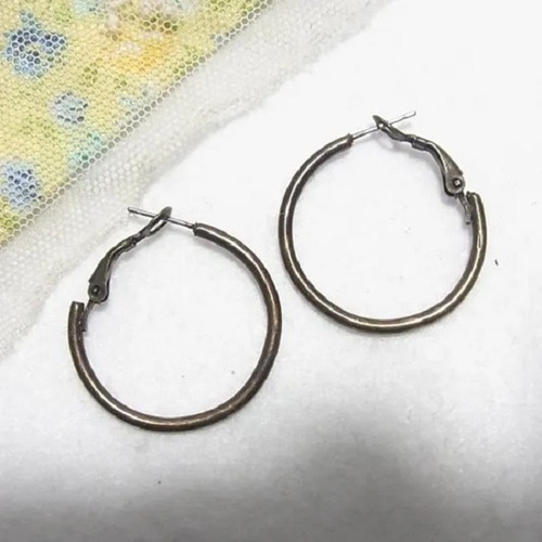 こげ茶古色のメタル製フープピアス　アクセサリーのセール通販　11453P