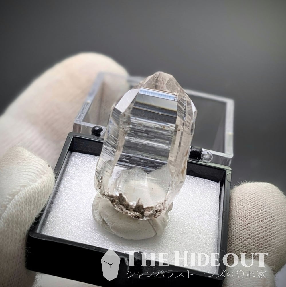 ヒマラヤ水晶オールドストック原石標本040 小粒でもピリリと刺激あり