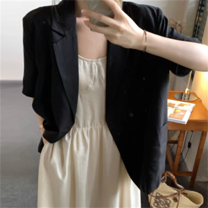 【送料無料】 アウター 羽織り ジャケット ショート 袖あり 半袖 Vネック フレア Aライン 薄手生地 かわいい 大人可愛い 綺麗 シンプル カジュアル 上品 おしゃれ お洒落 大人女子 こなれ感 コンサバ 定番アイテム 体型カバー ヘルシー系 シック 無地 20代 30代 40代 レディース 女性用 ママ服 オフィス ビジネス OL 通勤 お出かけ 女子会 お呼ばれ お茶会 授業参観 休日 誕生日会 アウトドア 秋 着回し ファッション デイリーユース プチプラ   大人カラー モノトーン ブラック