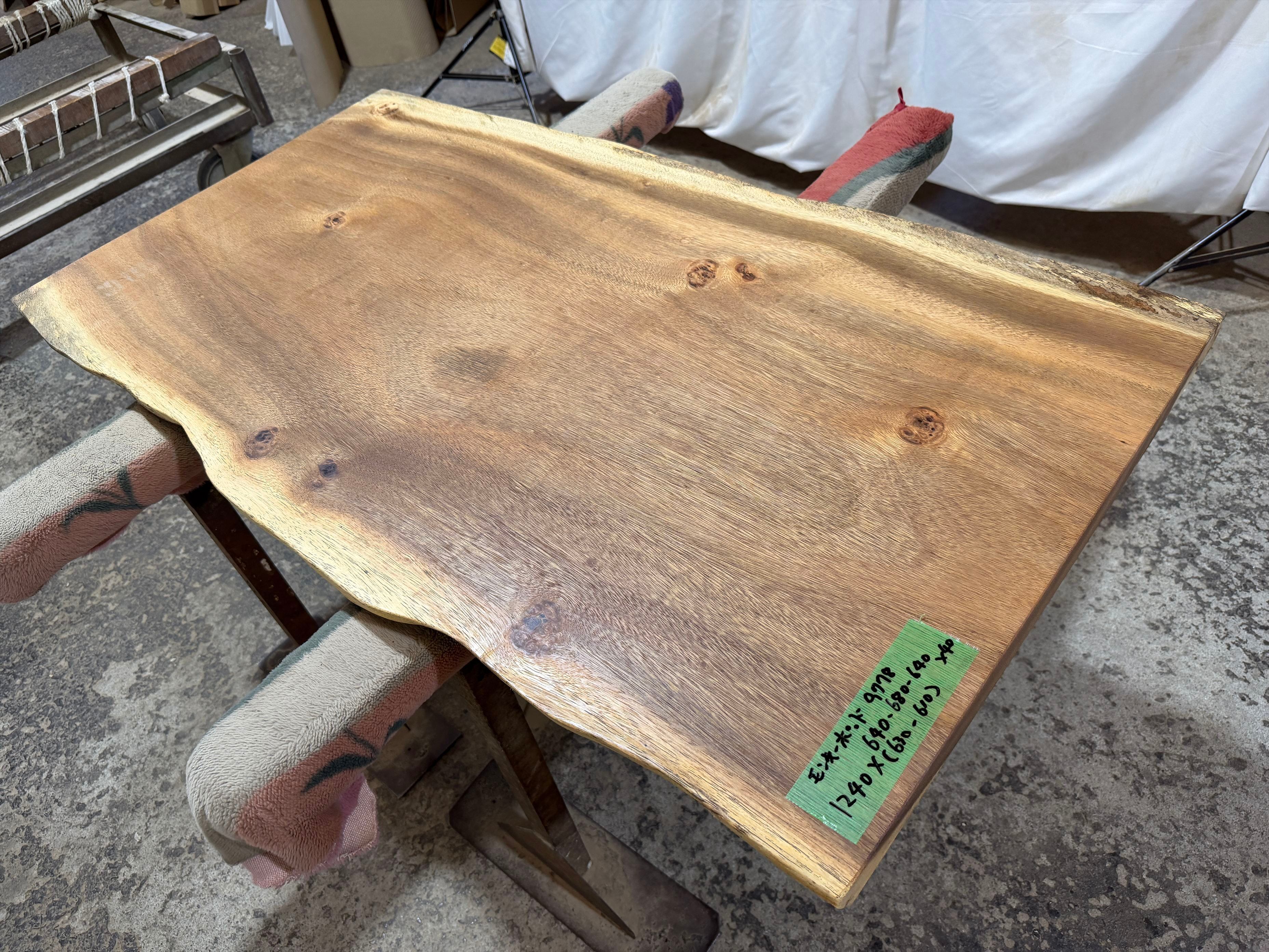 モンキーポッド9778 一枚板無垢 乾燥材 1240x640-680-640x40mm カウンター センターテーブル ダイニングテーブル
