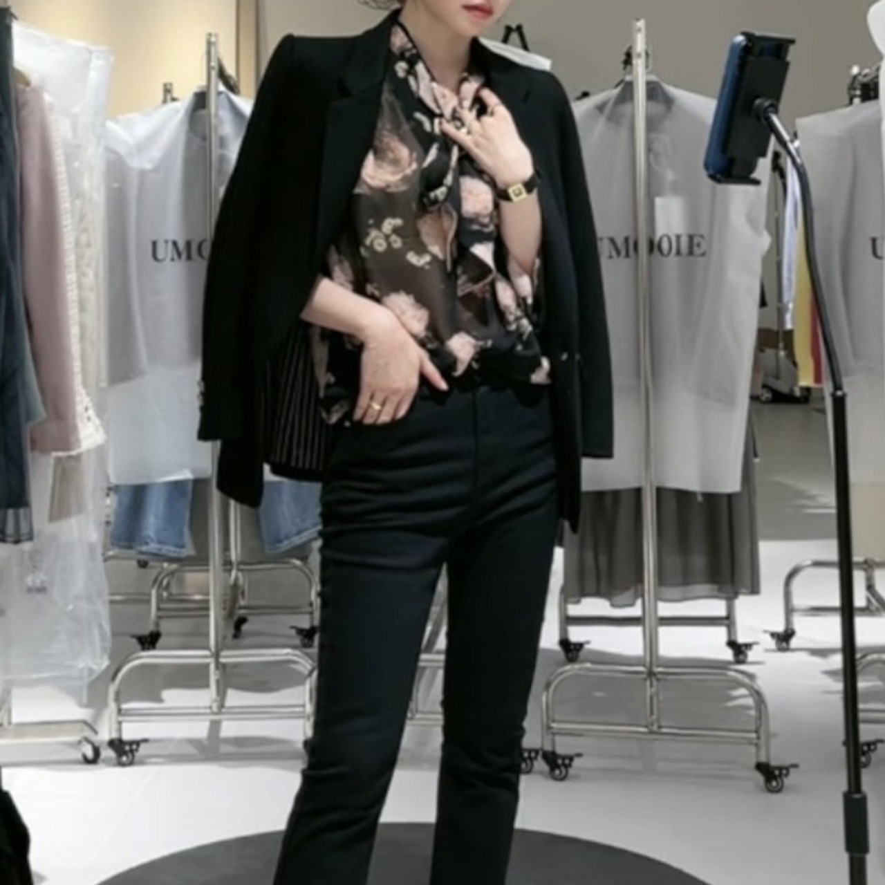 ボウタイ付き花柄シフォンシャツ A00790