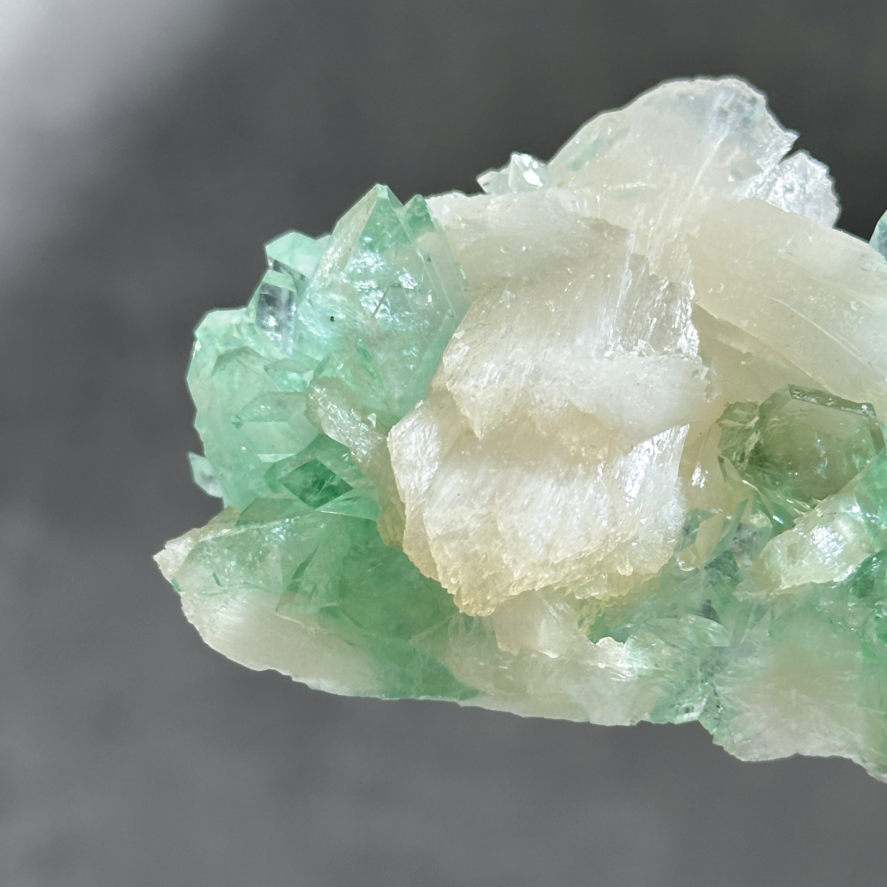 グリーンアポフィライト＆スティルバイト 76◇ Green Apophyllite