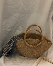 ムーン型ラタンバッグ