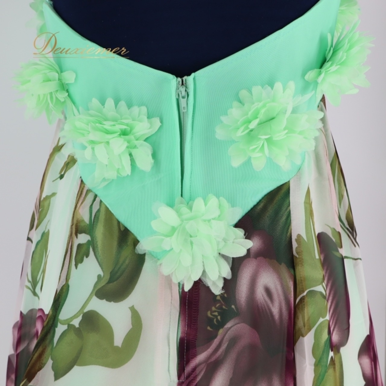 社交ダンス 衣装 タカダンス TAKADANCE ワンピース ドレス 緑 花柄 花 パーティ 発表会 ミント かわいい グリーン系 フラワーデザイン 軽やか フェミニン おしゃれ ダンスドレス 華やか パーティーシーン シンプルエレガント