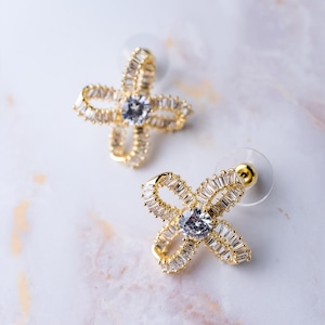 プチリュバン ( ピアス / イヤリング ) ゴールド