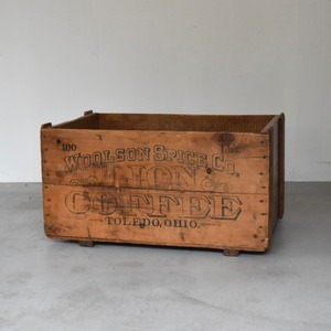 WOOLSON SPICE CO. “LION COFFEE” WOODEN BOX