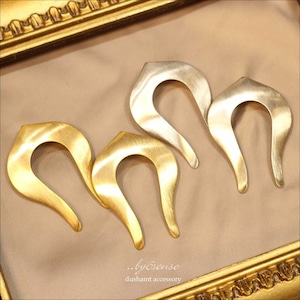 Horseshoue　metal pierced 　gold　OR　silver　【032910】