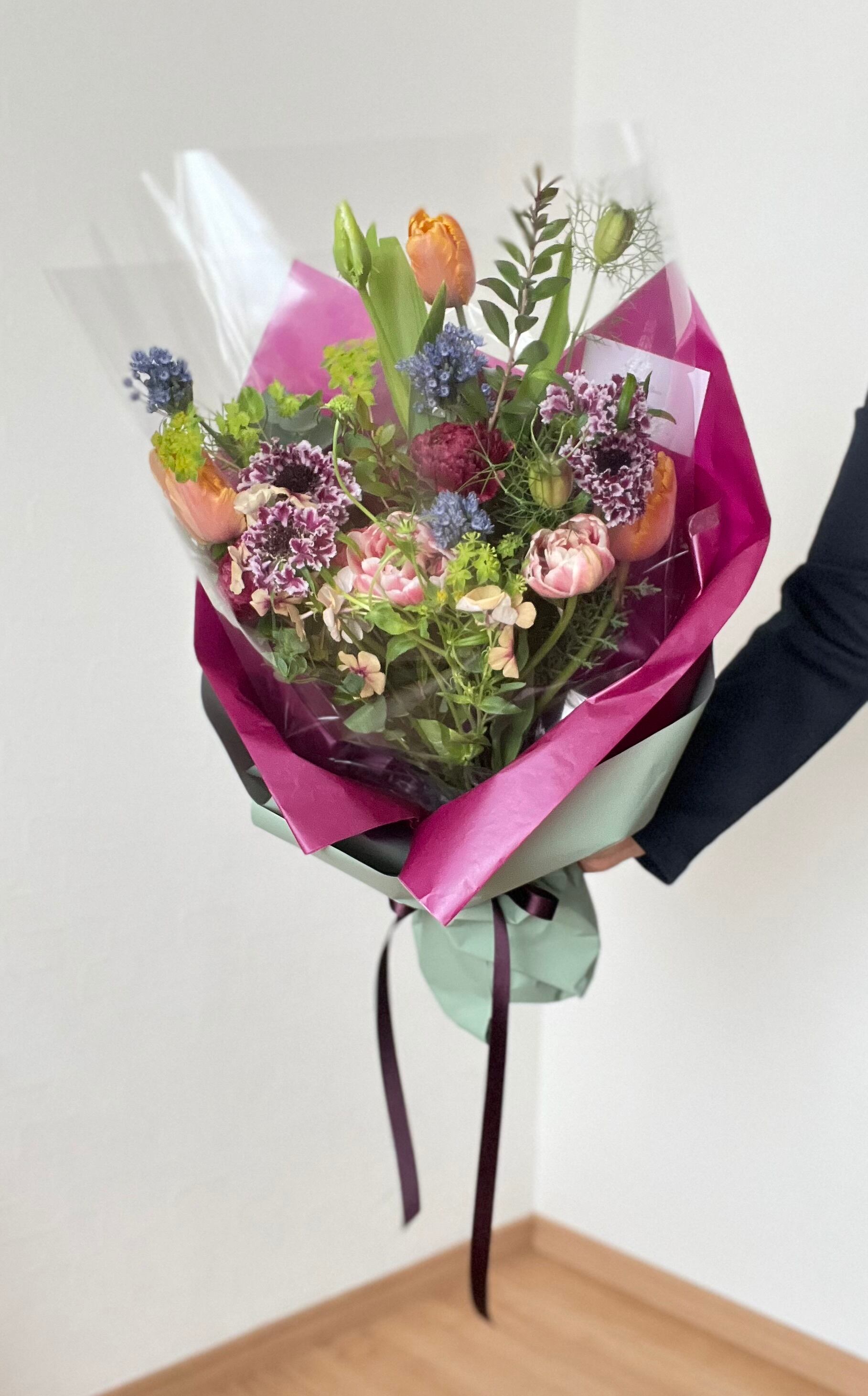 季節のおまかせ花束6600円 | 福岡の花屋 ブーケドゥフルール