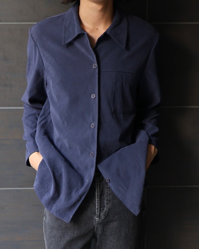 Suede-like coloring shirt