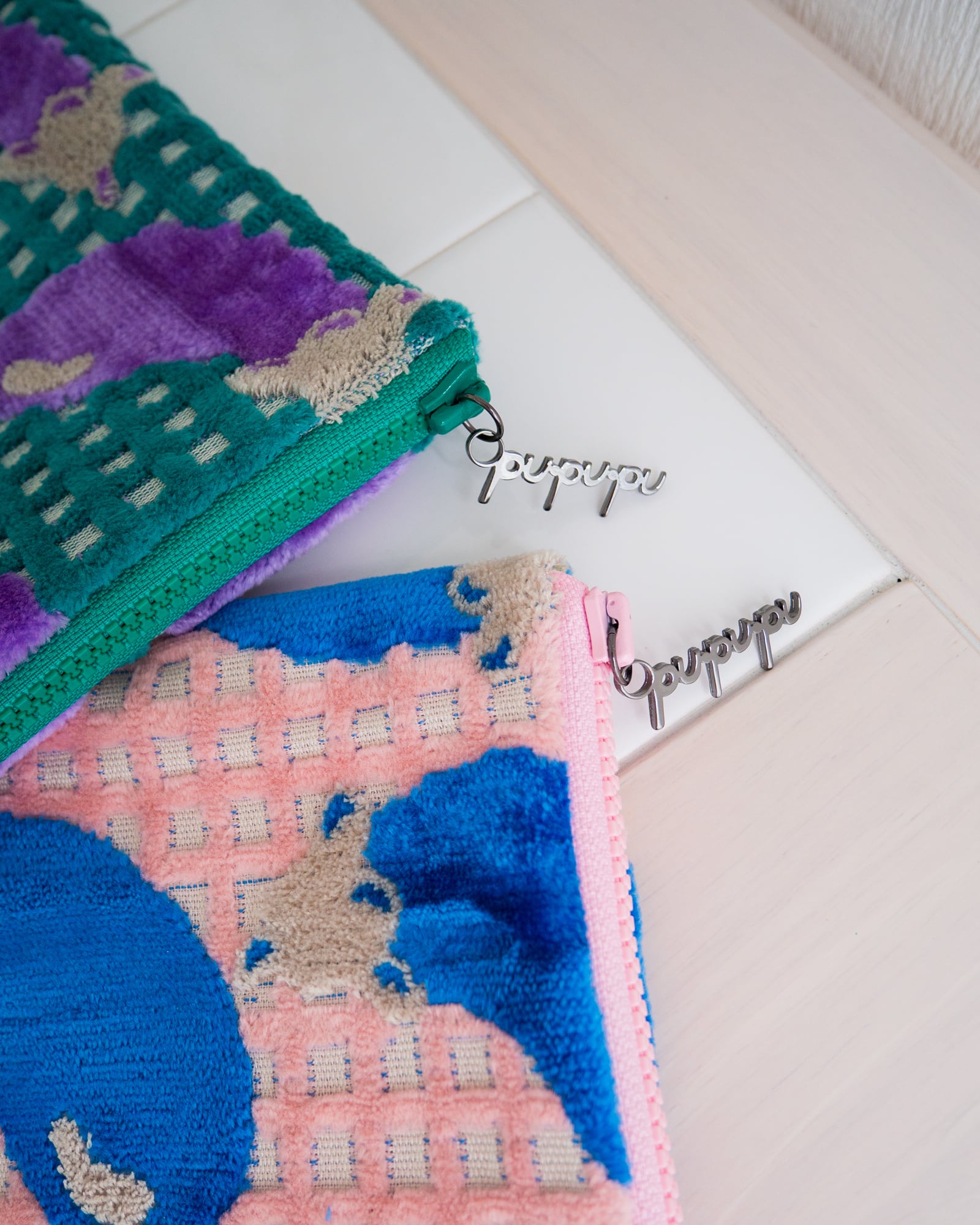 茄子のジャカードポーチ