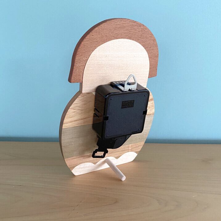 木の色をつかった マトリョーシカ時計