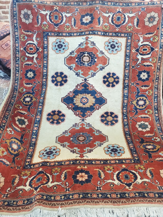 絨毯クエスト51【No.29】※現在、こちらの商品はイランに置いてあります。ご希望の方は先ずは在庫のご確認をお願いします。