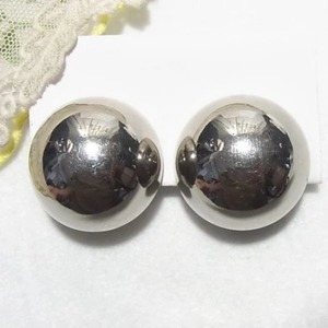 シルバートーンのシンプルドーム形イヤリング　アクセサリー卸値以下でセール　K2095E