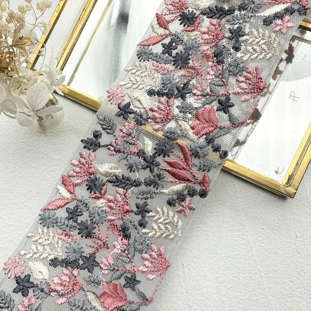 小花ガーデン　[ネイビーピンク］インド刺繍リボン　2057