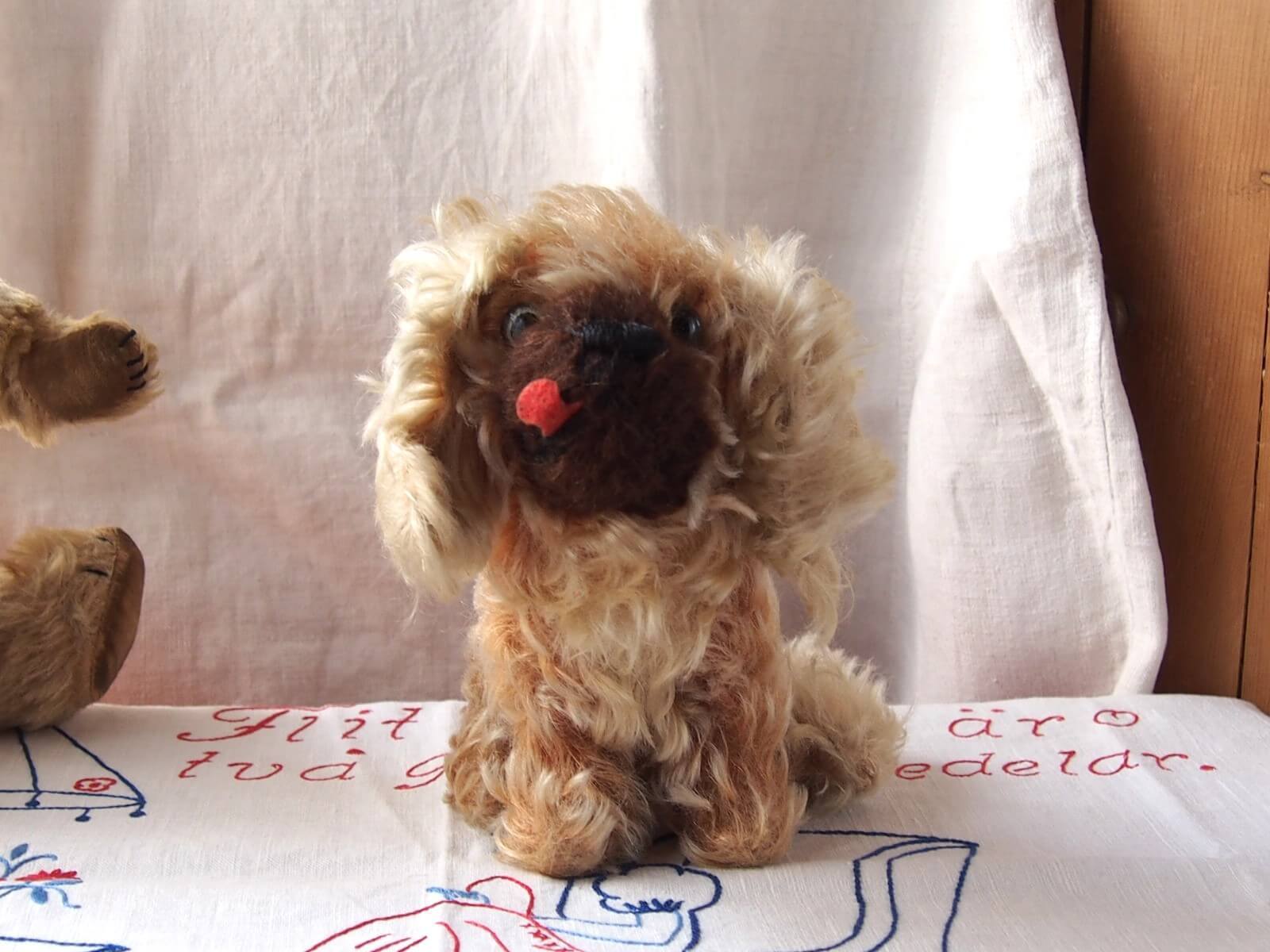 イギリスアンティーク　犬　ぬいぐるみ　わんちゃん　antique doll イギリスアンティーク 犬のぬいぐるみ | Bonny Bee