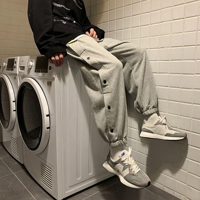 【予約販売】ジョガーパンツ メンズ サイドボタン スエット ストリート グレー ブラック カジュアル こなれ感 お洒落 韓国 トレンド S/M/L/XL/2XL/3XL