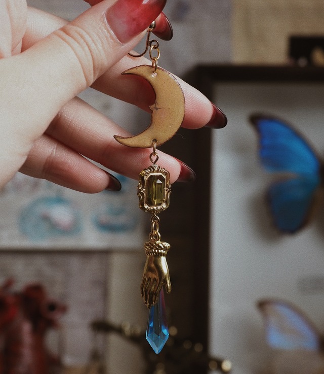 夜空の鉱石 片耳飾り【星屑即納品】