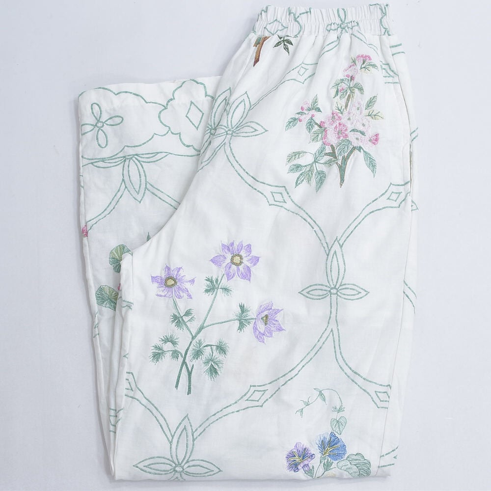 Remakeリメイク 再構築 パッチワーク&フラワー 刺繍 デザイン ルーズシルエット コットン イージーパンツ ホワイト 古着 裏地付き W60~98cm