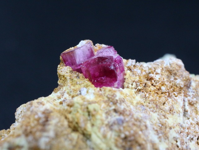 レッドベリル  レッドエメラルド   RB025 鉱物 天然石 パワーストーン