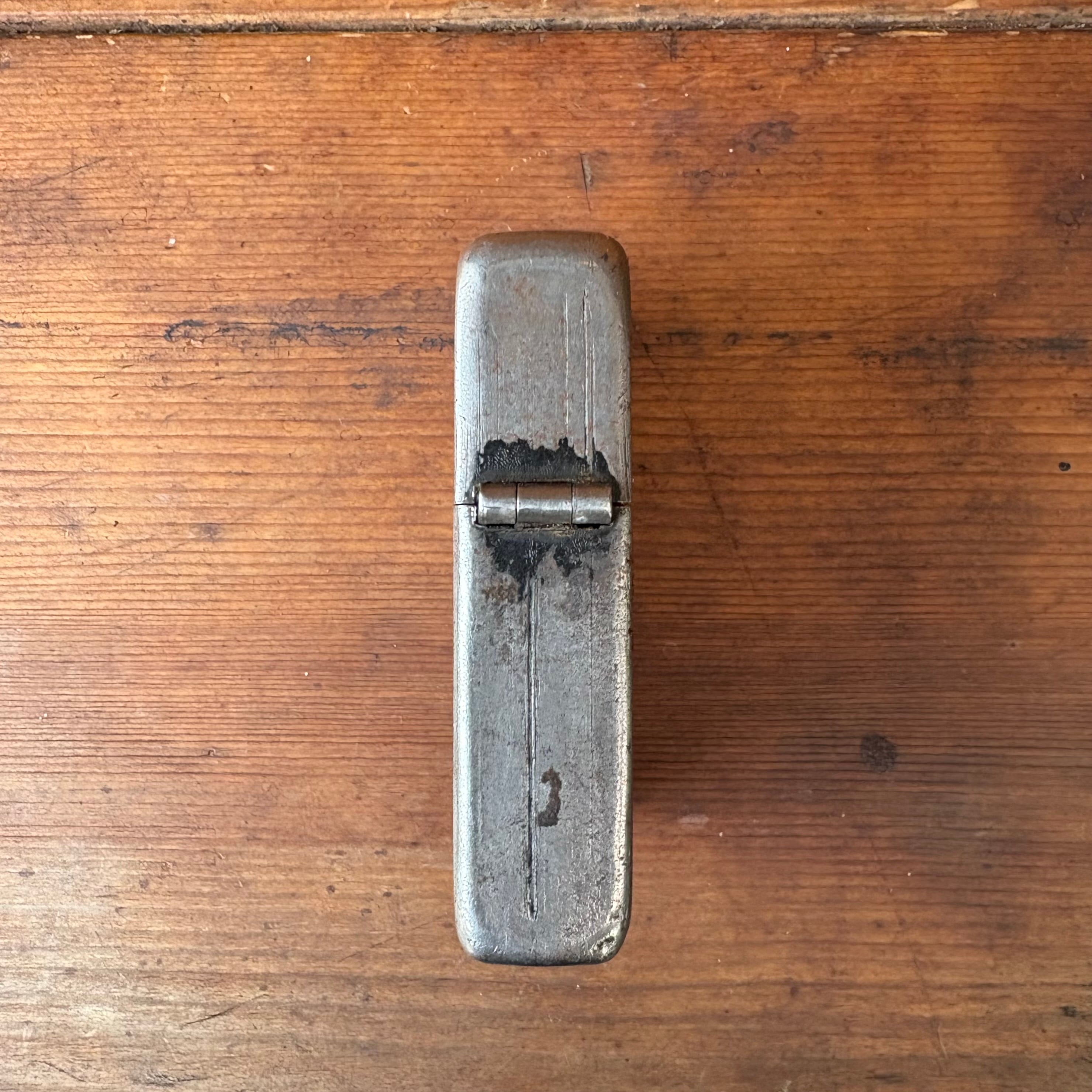 第二次大戦 1943 オリジナル ZIPPO ブラッククラックル | RED GROUND