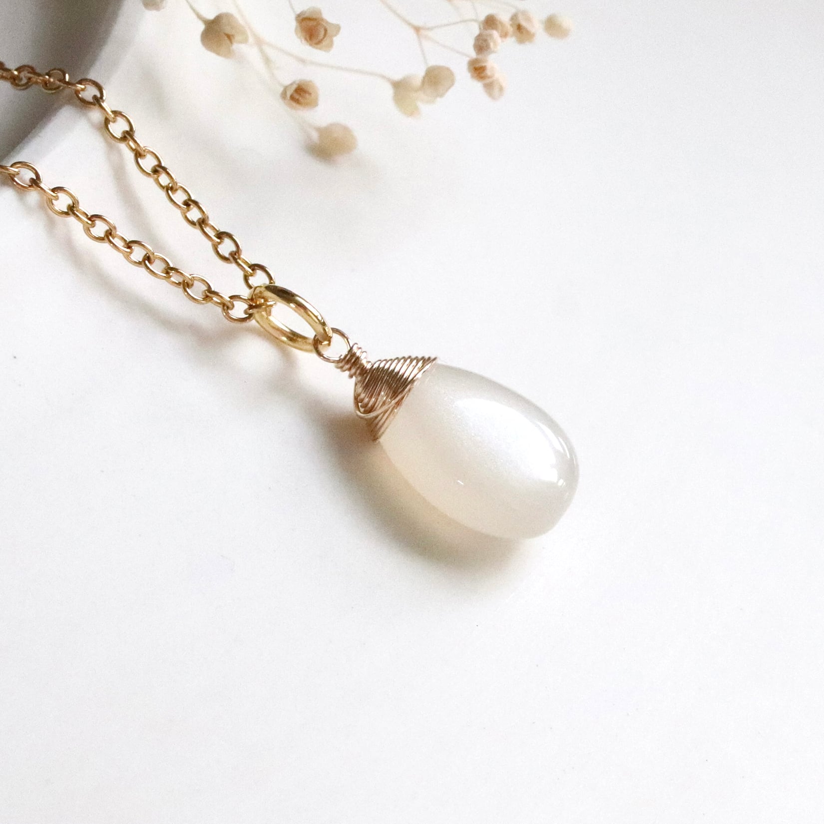 月光のホワイトムーンストーン ネックレス｜天然石｜サージカル
