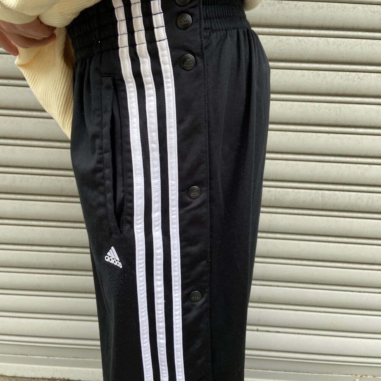 送料無料』adidas スナップボタンジャージパンツ トラックパンツ 黒 