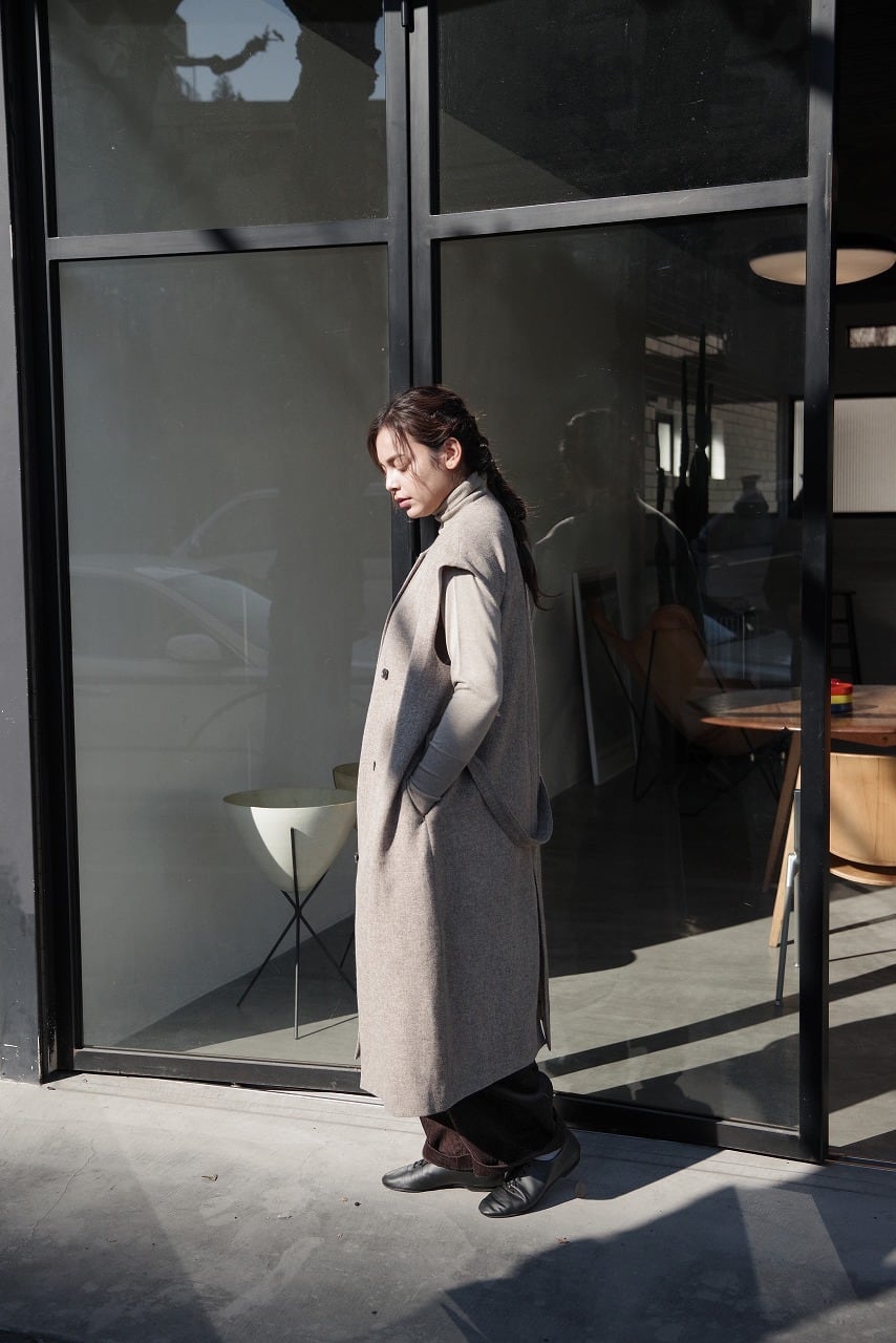 British Herringbone Sleeveless Coat