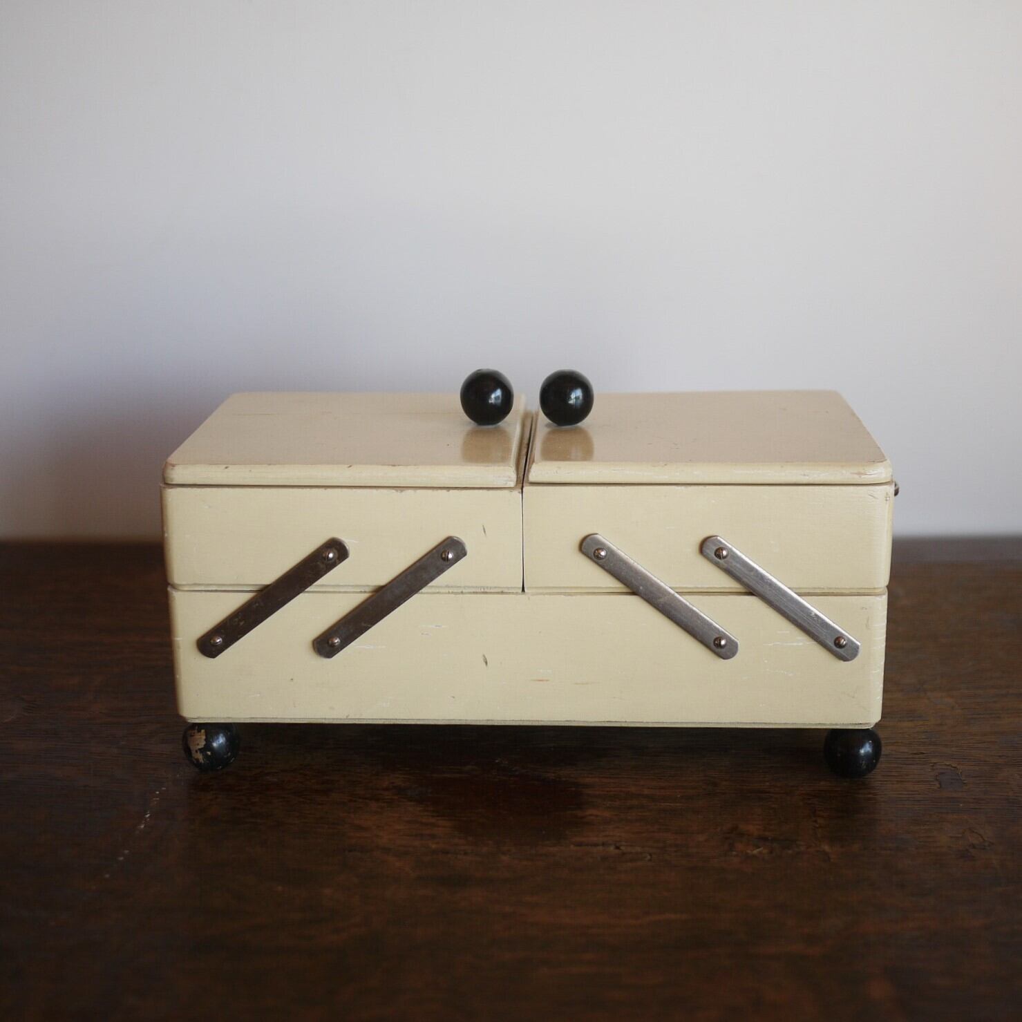 木製 白いソーイングボックス ドイツ
