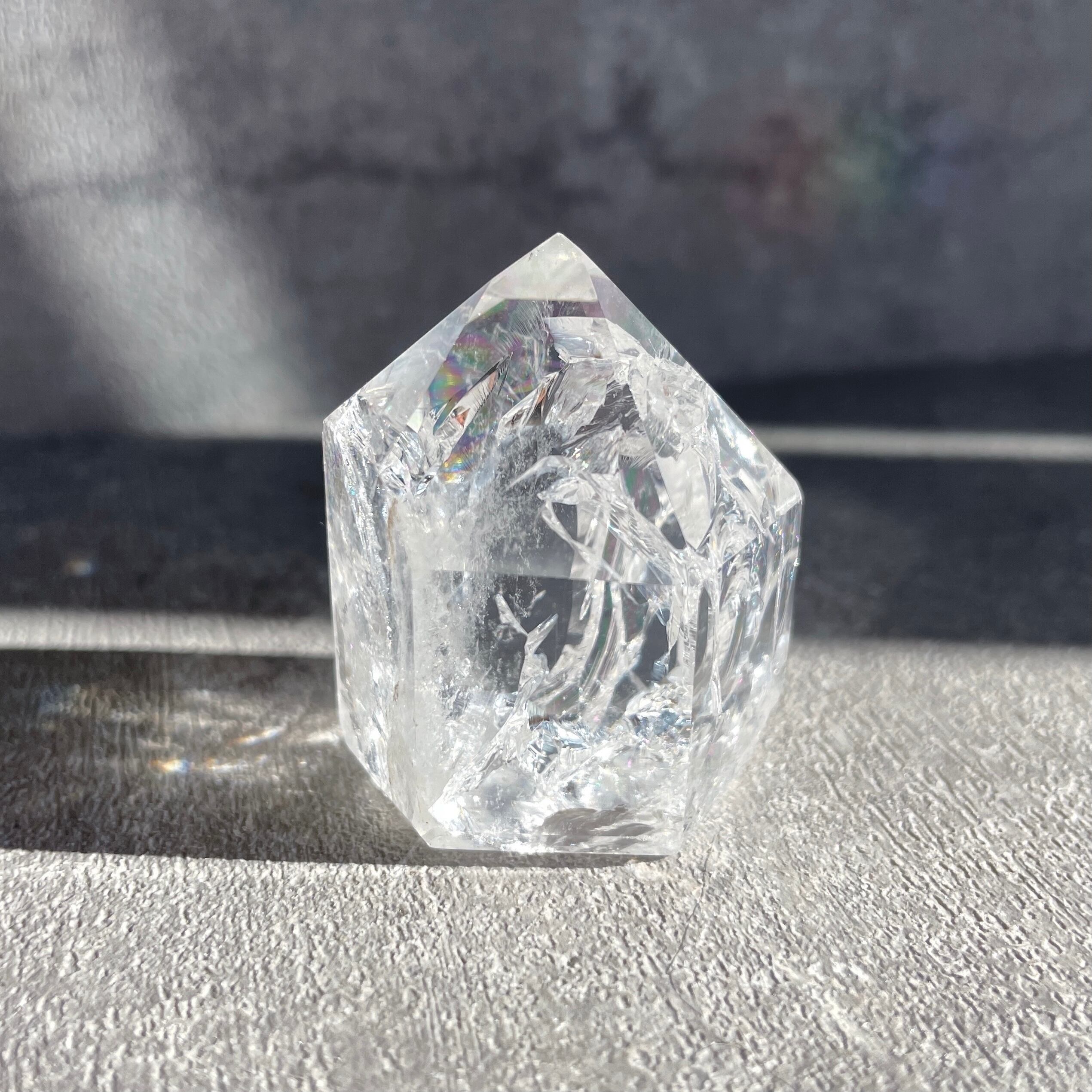 クラッククォーツ タワー型12(アイリスクォーツ) ◇ 天然石・鉱物・パワーストーン