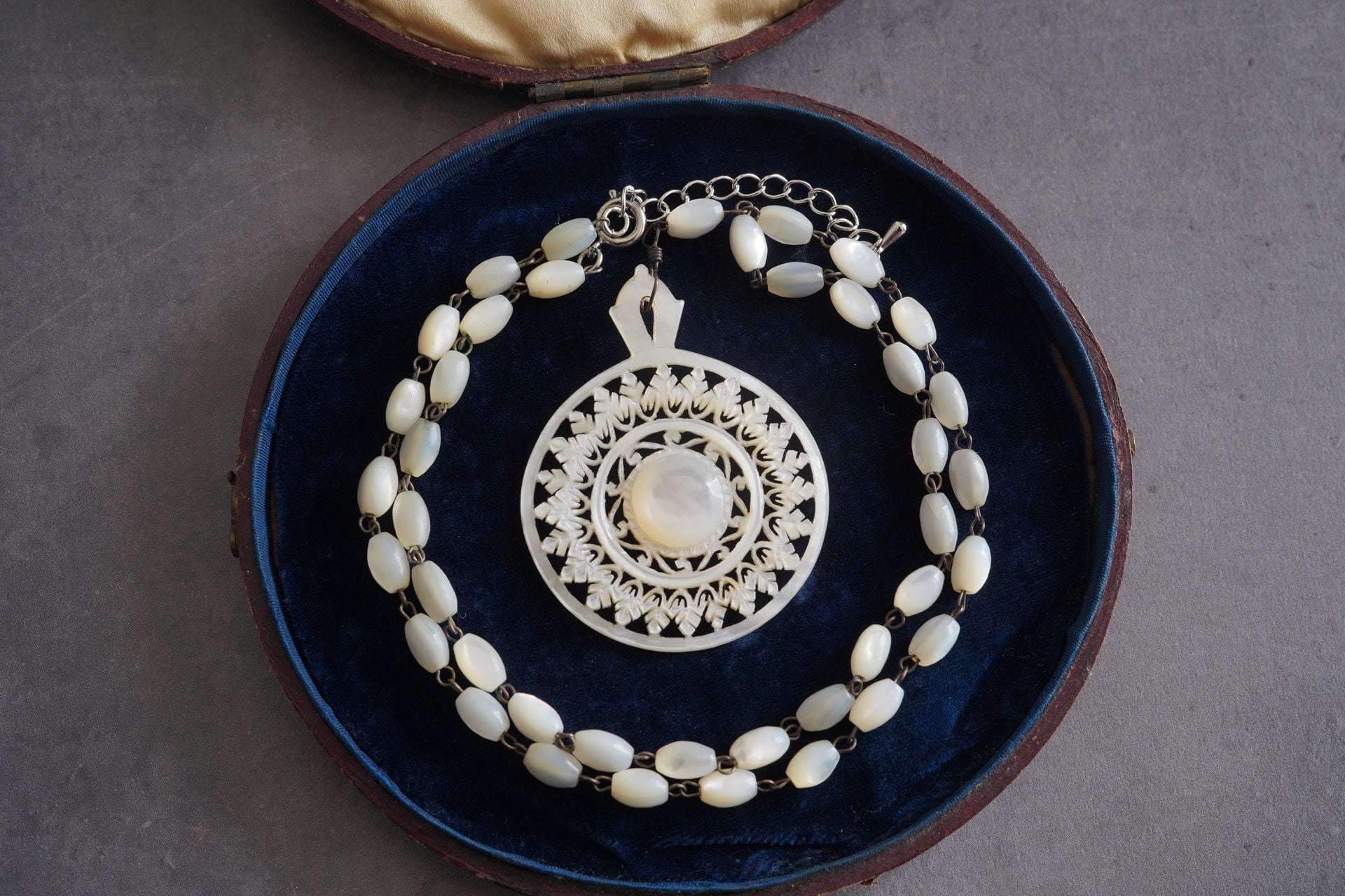 貝細工のペンダント】 | ホウキボシ商會