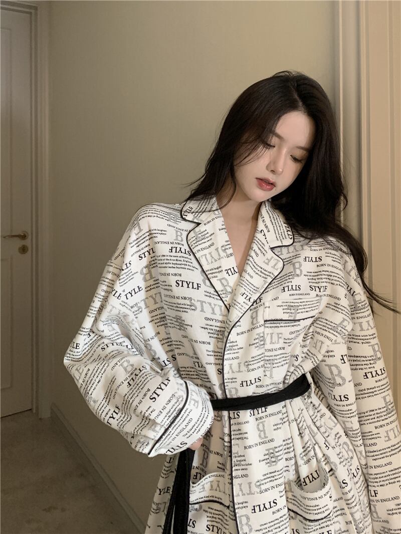 プリントバスローブホームサービス女性の2020年秋冬新作コットンネグリジェカップルルーズミドル丈パジャマ ブラックストロベリース31174723157