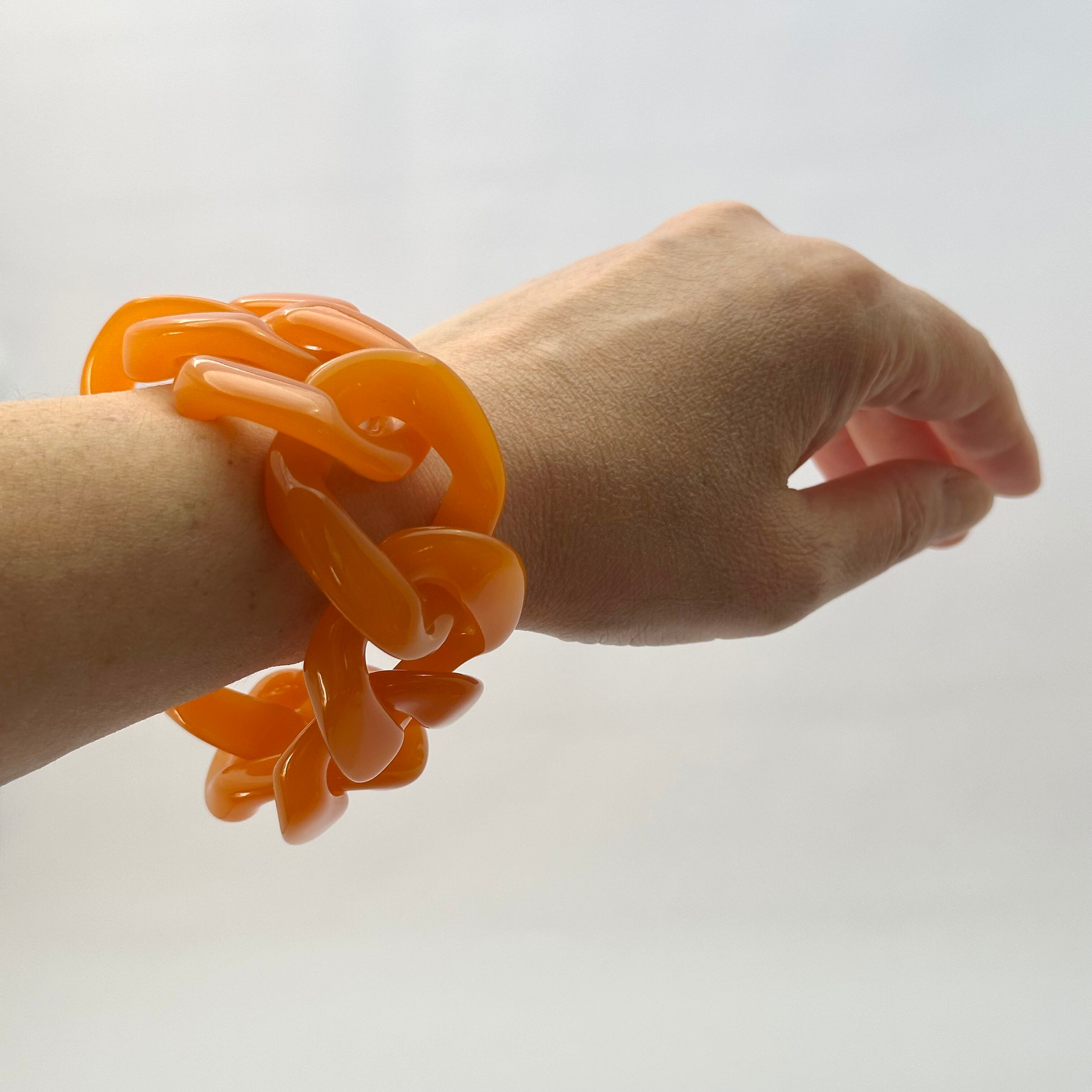 Plastic chain bracelet | peartreemarket