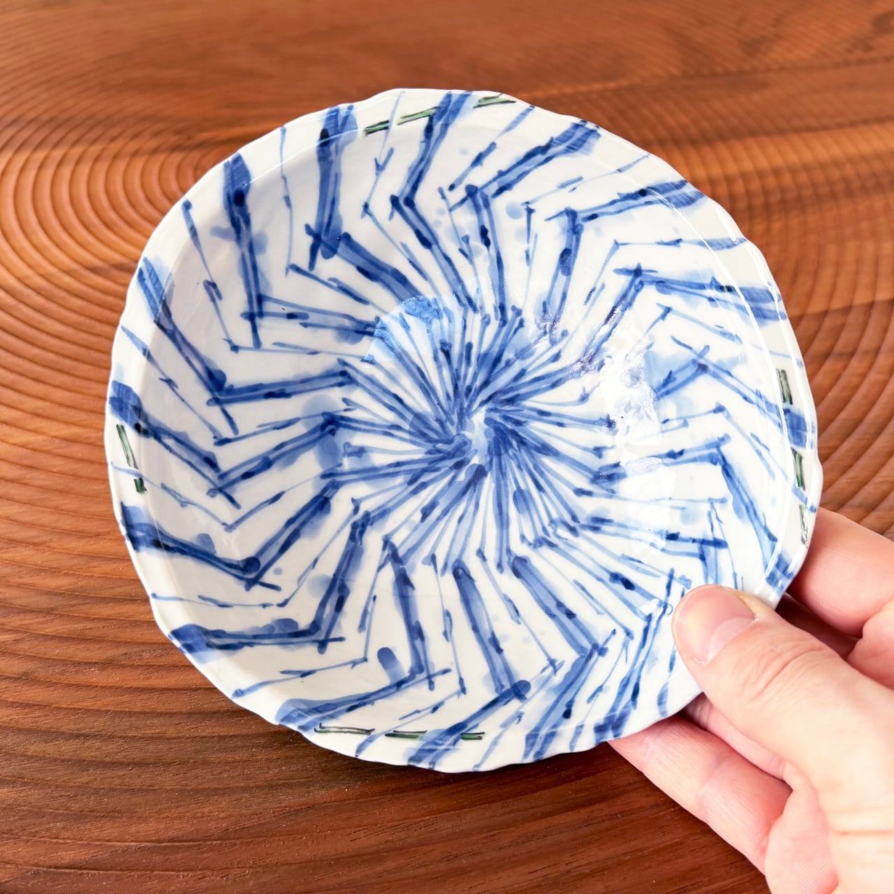 松尾貞一郎 ｜ やわらか浅鉢（5，5寸変形浅鉢） 約16cm（吹き墨渦紋