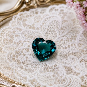 これぞ孔雀ブルーな神ブルースピネル！約1.6ct