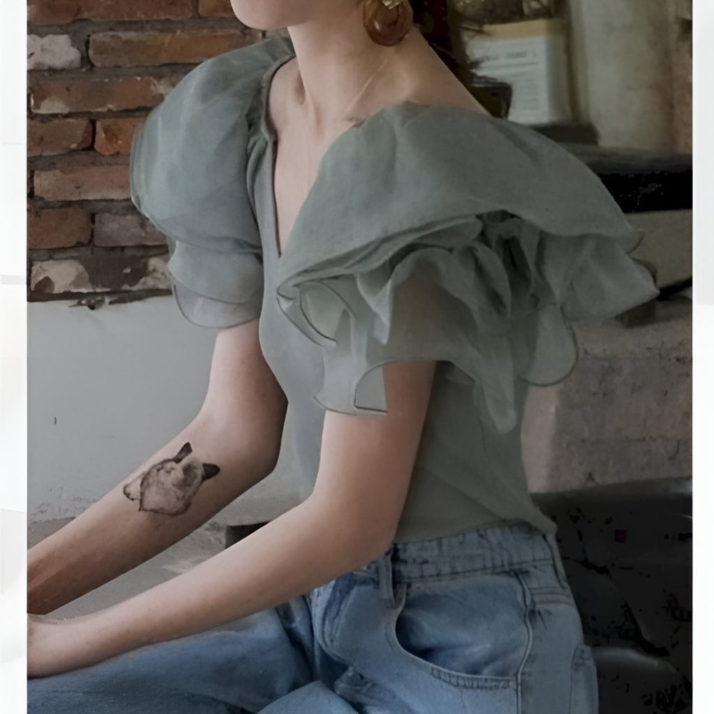 Sleeve double frill tops